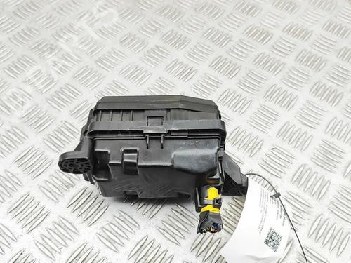 Used Fuse box Fuse box 37076833 37076833