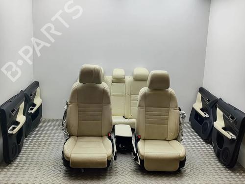 seats-set-lexus-gs-_l1_-2011-36782764 main image