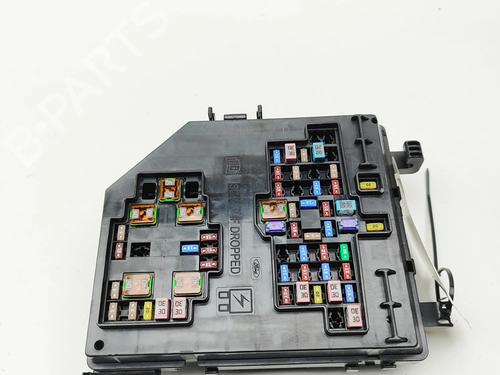 Used Fuse box Fuse box 39510990 39510990