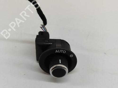 switch-jaguar-f-type-coupe-x152-2013-25788098 main image