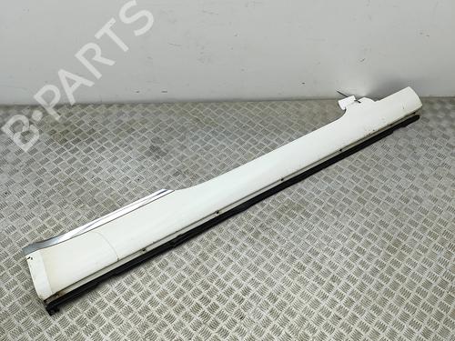 Used Right sideskirt Right sideskirt 38070063 38070063