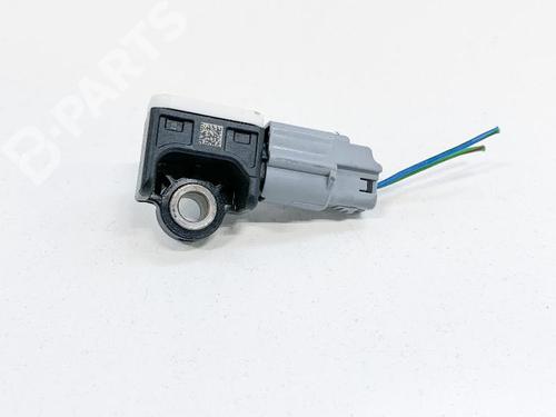 Used Electronic sensor VOLVO V60 I (155) D4 (181 hp) 6760512