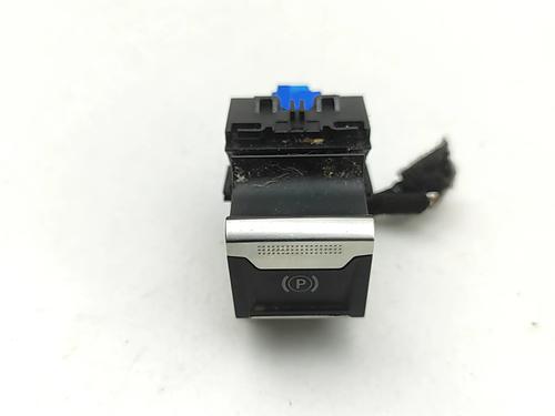 Used Switch Switch PEUGEOT 3008 III (KA_, KB_, KC_) e-210 (KCZKZX) (213 hp) 33962537 33962537