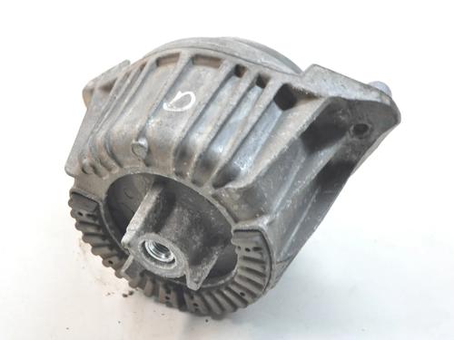 Used Engine mount Engine mount MERCEDES-BENZ E-CLASS (W212) E 200 CDI / BlueTEC (212.005, 212.006) (136 hp) 33340288 33340288