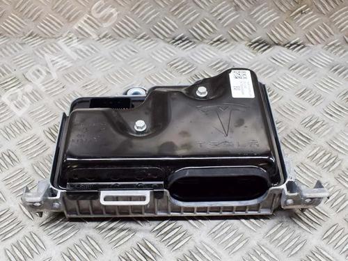 Module électronique TESLA MODEL 3 (5YJ3) EV Performance AWD (462 hp) 27761843