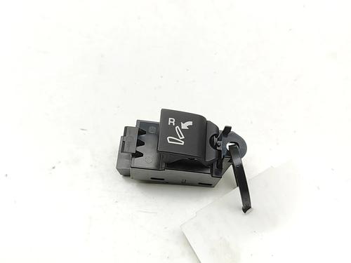 switch-land-rover-discovery-sport-l550-2014-33393204 main image