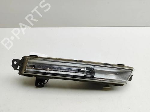 Used Right front fog light Right front fog light LAND ROVER DISCOVERY V (L462) 3.0 D 4x4 (211 hp) 33882991 33882991