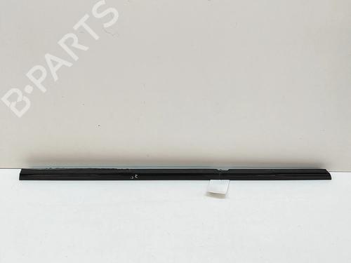 Used Door moulding trim Door moulding trim MERCEDES-BENZ CLA (C118) CLA 200 (118.387) (150 hp) 28688287 28688287