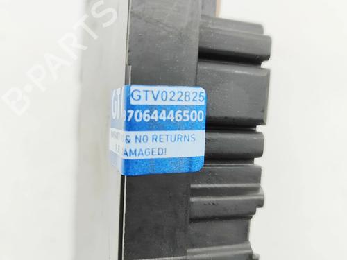 Fuse box TESLA MODEL X (5YJX) 90D AWD | BP33382924E1  - Image 5
