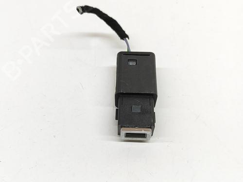 Used Electronic module Electronic module CITROËN C4 III (BA_, BB_, BC_) 1.2 PureTech 130 (BAHNSA, BAHNSB) (130 hp) 28557926 28557926