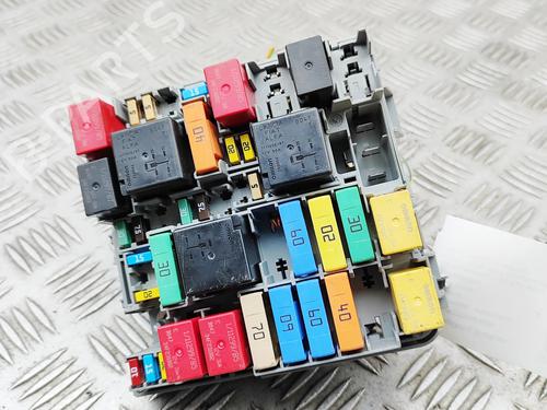 Used Fuse box Fuse box 38162740 38162740