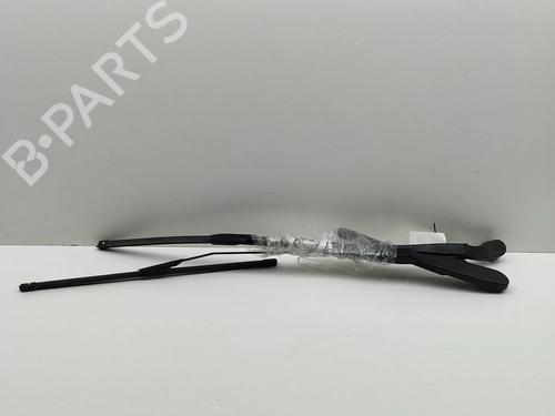 Used Front windshield wiper arm Front windshield wiper arm 28560413 28560413
