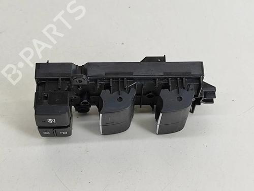 Used Right front window switch TOYOTA COROLLA Estate (_E21_) 1.8 Hybrid (ZWE211) (98 hp) 28550039