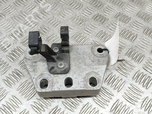 Used Engine mount Engine mount VW GOLF VII (5G1, BQ1, BE1, BE2) e-Golf (115 hp) 19284109 19284109