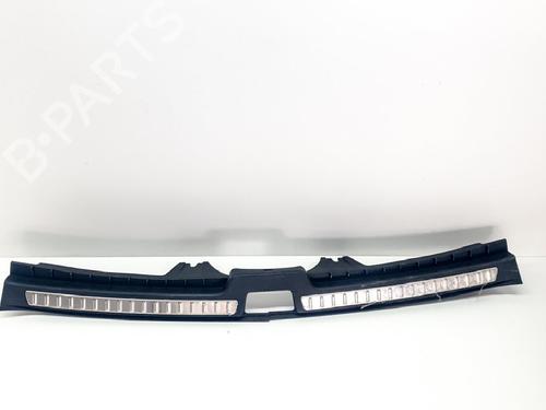 Pynteliste til bagklap VOLVO XC90 II (256) D5 AWD (235 hp) 28045677