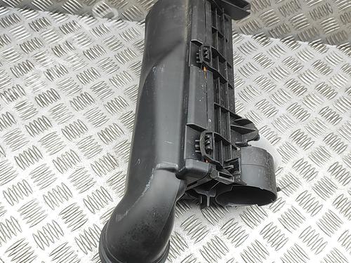 Air filter box PEUGEOT 3008 II SUV (MC_, MR_, MJ_, M4_) Hybrid 180 (M4DGLU) | BP30178368M87