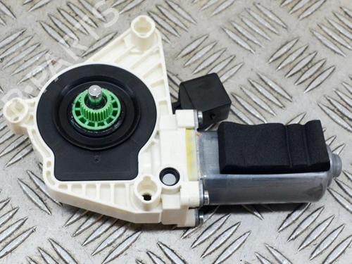 Right front window motor MERCEDES-BENZ CLA Shooting Brake (X117) AMG CLA 45 4-matic (117.952) | BP8840378E20 