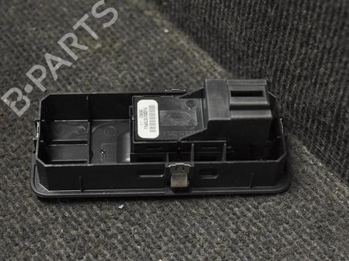 Used Right rear window switch Right rear window switch LAND ROVER DISCOVERY IV (L319) 2.7 TD 4x4 (190 hp) 6729151 6729151