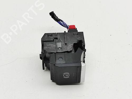 switch-audi-a3-limousine-8ys-8ym-2020-33382091 main image