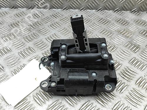 Used Gear lever VW TOUAREG (CR7, RC8) 3.0 eHybrid 4motion (381 hp) 31113035