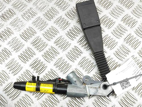 seat-buckle-bmw-x6-e71-e72-2007-2008-2009-2010-2011-2012-2013-2014-2015-30131125 main image