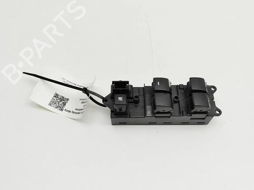 Used Right front window switch Right front window switch 36703526 36703526