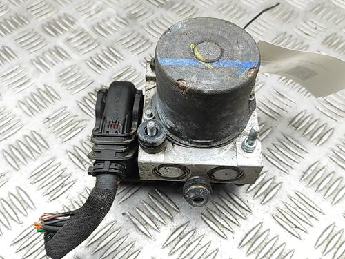 Used ABS pump TOYOTA HILUX VI Pickup (_N1_) 2.0 (RZN142) (92 hp) 30394656