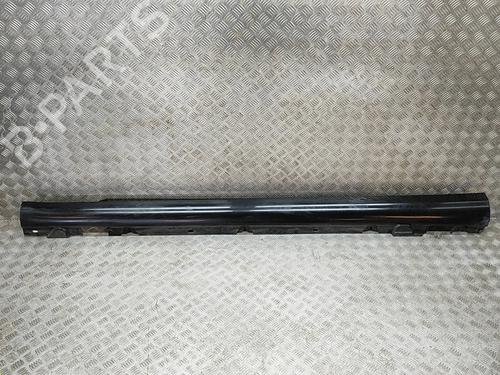 left-sideskirt-mercedes-benz-c-class-w205-2013-2014-2015-2016-2017-2018-2019-2020-2021-2022-2023-37176913 main image