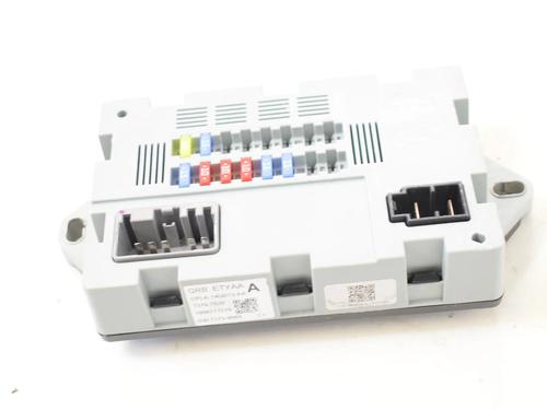 Fuse box LAND ROVER RANGE ROVER VELAR (L560) 2.0 P300 Si4 4x4 | BP33338922E1 - Image 2