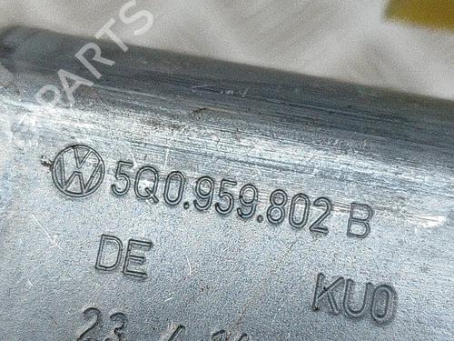 Right front window motor VW GOLF VII (5G1, BQ1, BE1, BE2) 2.0 R 4motion | BP19282989E20 