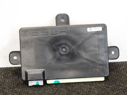 Elektronisk modul TESLA MODEL X (5YJX) 90D AWD (525 hp) 20233263