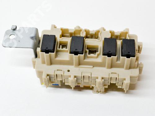 fuse-box-renault-kadjar-ha_-hl_-15-dci-110-hla3-renault-c5067-8901r-2015-8841788 main image