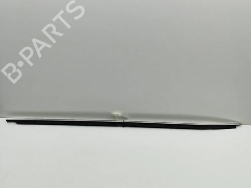 Dørliste Dørliste SKODA SUPERB III Estate (3V5) 2.0 TDI (150 hp) 28434508 28434508