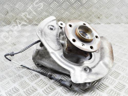 Used Left front steering knuckle BMW i3 (I01) Electric (170 hp) 15551814