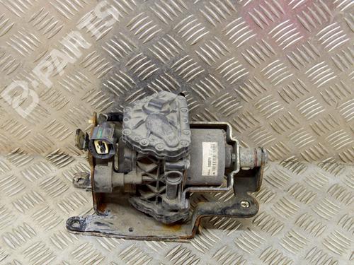 Pompe à vide TESLA MODEL S (5YJS) 85 (367 hp) 11681810