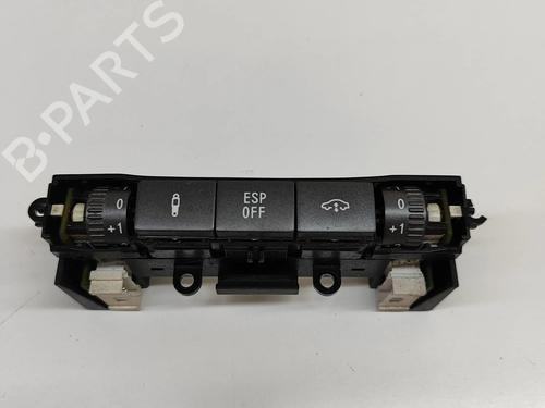 switch-vw-phaeton-3d1-3d2-3d3-3d4-3d6-3d7-3d8-3d9-2002-2003-2004-2005-2006-2007-2008-2009-2010-2011-2012-2013-2014-2015-2016-24307775 main image
