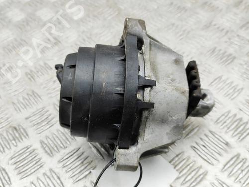 Used Engine mount Engine mount BMW 7 (G11, G12) 745 Le Plug-in-Hybrid xDrive (286 hp) 32973342 32973342