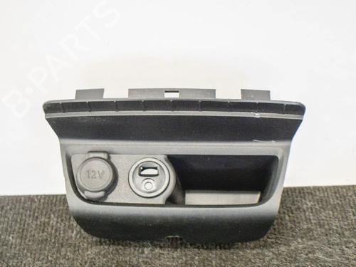 Handskerum Handskerum PEUGEOT 208 I (CA_, CC_) 1.2 VTI 82 (82 hp) 6758907 6758907