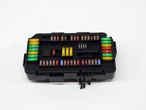 Used Fuse box Fuse box 10072526 10072526