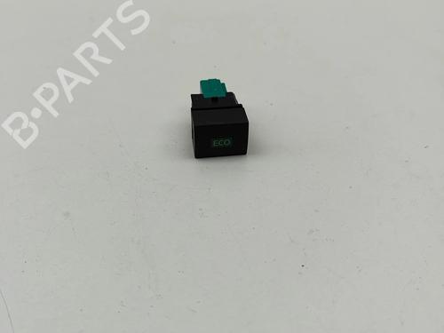 switch-nissan-leaf-ze1-2017-27797066 main image