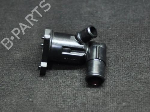 Used Thermostat housing Thermostat housing TOYOTA YARIS (_P13_) 1.3 (NSP130_, NSP130) (99 hp) 14645763 14645763