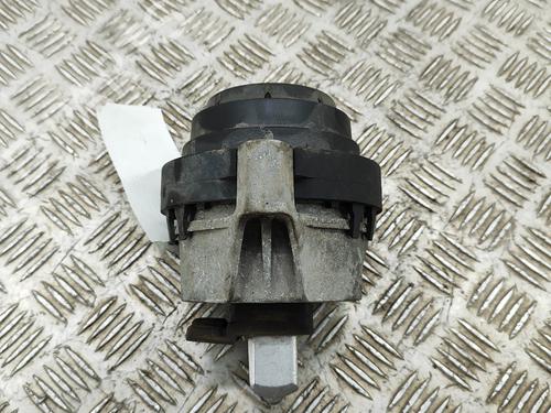 Used Engine mount BMW 5 (G30, F90) 530 e Plug-in Hybrid (252 hp) 17767387