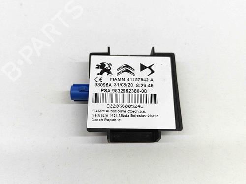 Antenne/Steun PEUGEOT 3008 II SUV (MC_, MR_, MJ_, M4_) 1.5 BlueHDi 130 (131 hp) 21487094