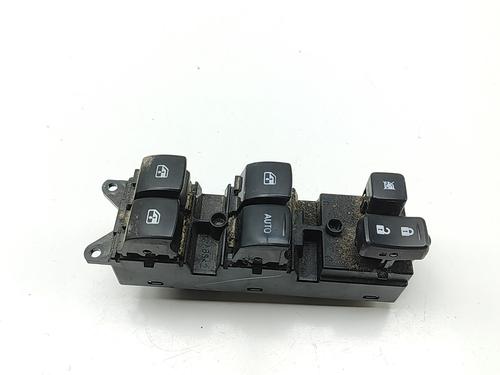 Interrupteur de vitre avant droite MITSUBISHI OUTLANDER III (GG_W, GF_W, ZJ, ZL, ZK) 2.2 Di-D 4WD (GF6W) (150 hp) 30301733