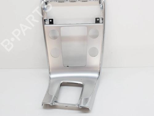 Used Middle console Middle console VOLVO V60 I (155) D3 / D4 (163 hp) 6768881 6768881