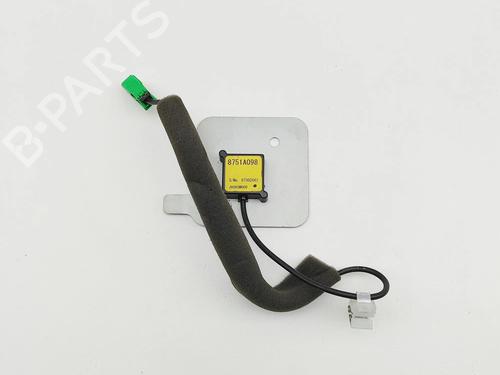 Antenne/Base Antenne/Base MITSUBISHI OUTLANDER III (GG_W, GF_W, ZJ, ZL, ZK) 2.4 Hybrid 4WD (GG3W) (208 hp) 37076997 37076997