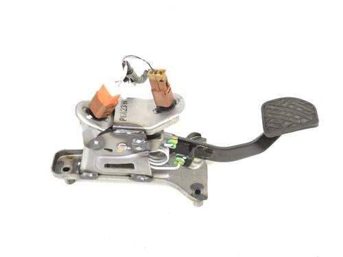 Used Clutch pedal NISSAN JUKE (F15) 1.5 dCi (110 hp) 30217880