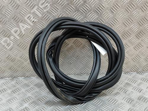 Used Rubber door seal VOLVO XC40 (536) Recharge AWD (408 hp) 28552510