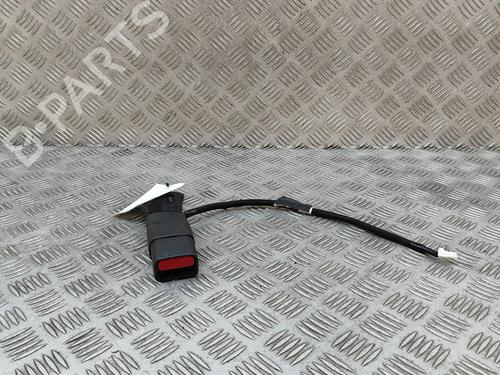 seat-buckle-nissan-leaf-ze1-2017-27780968 main image