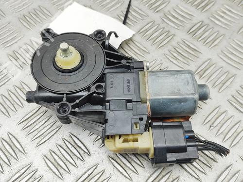 Used Left front window motor Left front window motor LAND ROVER DISCOVERY V (L462) 3.0 D 4x4 (211 hp) 33882856 33882856